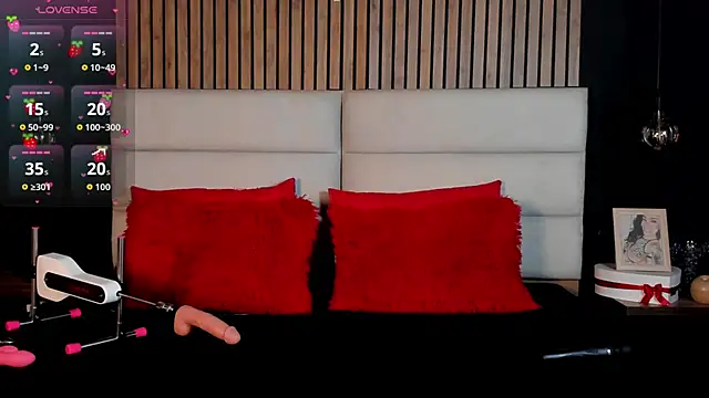 NiicolleMiller online show from September 11, 7:25 pm