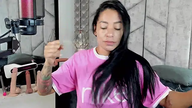 NiicolleMiller online show from November 10, 11:38 am