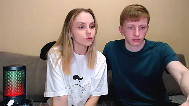 juliaanddima online show from April 17, 10:12 pm