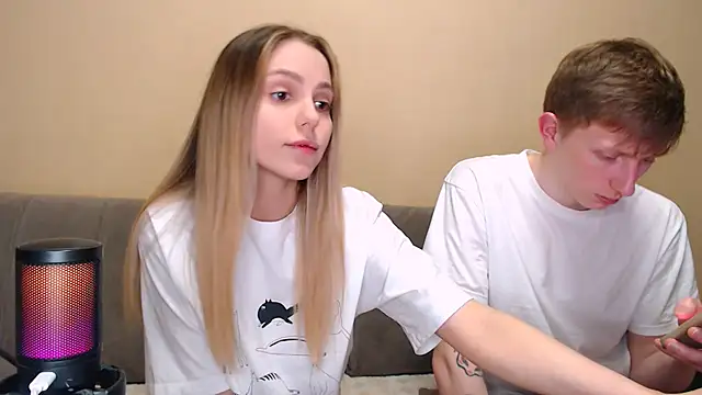 juliaanddima online show from February 28, 10:53 pm