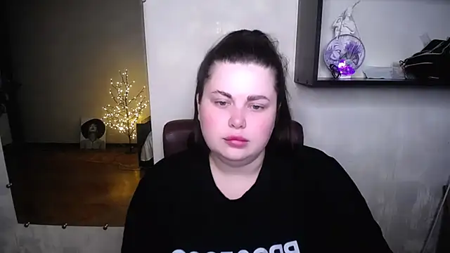 Emily Mo online show from July 2, 5:57 am