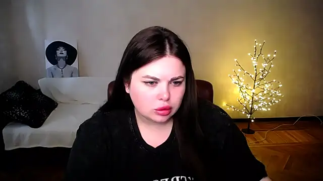 Emily Mo online show from June 19, 5:55 am
