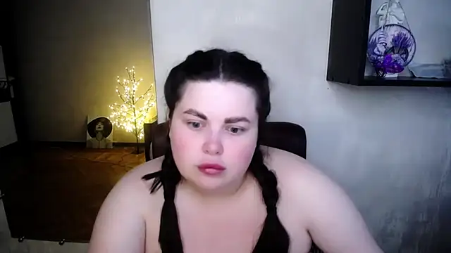Emily Mo online show from June 28, 6:09 am