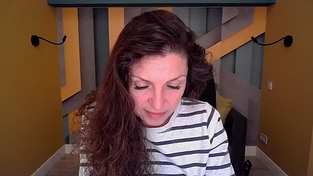 EllaLong online show from April 7, 11:34 am