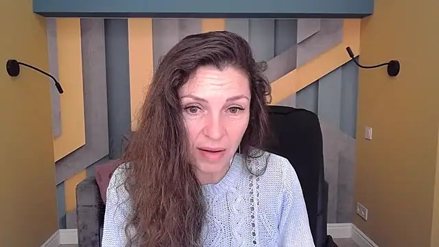 EllaLong online show from October 17, 11:35 am