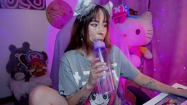 Waifu Aika online show from October 26, 11:00 pm