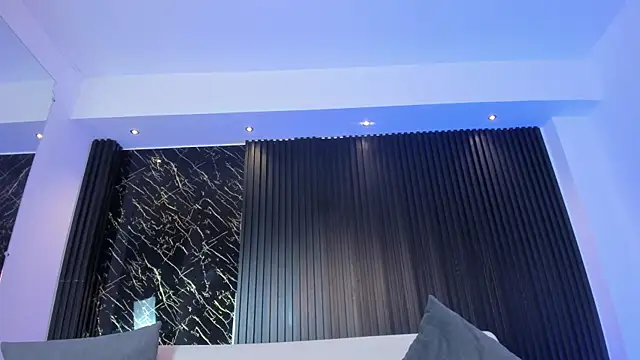 charlottewhitte online show from November 21, 3:36 pm