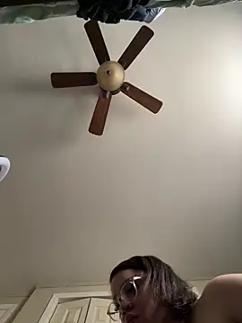 QueenNuttCollector online show from March 18, 4:23 pm