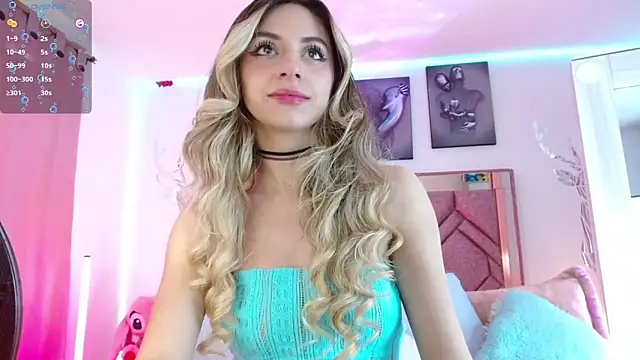 Snapshot of Angely_18 chatting on September 17, 8:29 pm Angely 18 online show from September 17, 8:29 pm