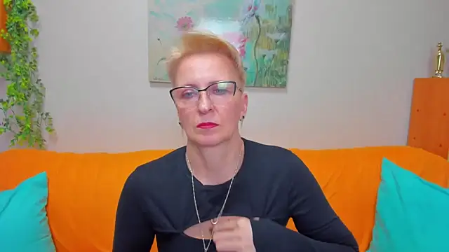 iamyourdream89 online show from February 3, 2:44 pm