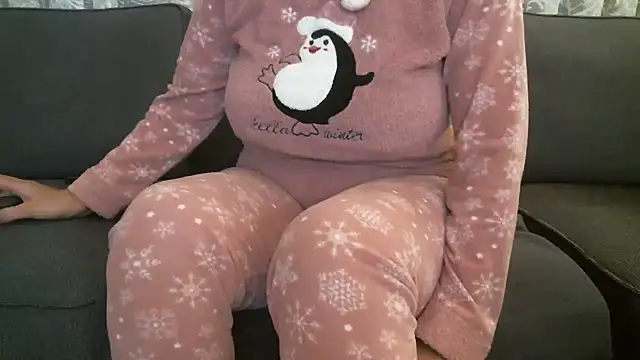 Snapshot of mysteriouscouple001 chatting on October 12, 9:28 pm mysteriouscouple001 online show from October 12, 9:28 pm