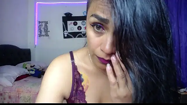 Snapshot of pinky_violeta chatting on September 15, 1:36 am pinky violeta online show from September 15, 1:36 am