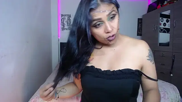 Snapshot of pinky_violeta chatting on October 7, 11:31 pm pinky violeta online show from October 7, 11:31 pm