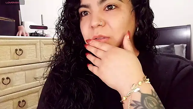 kimmiakiss22 online show from January 6, 8:23 pm