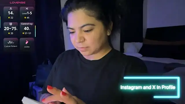 Snapshot of kimmiakiss22 chatting on October 13, 3:31 am kimmiakiss22 online show from October 13, 3:31 am