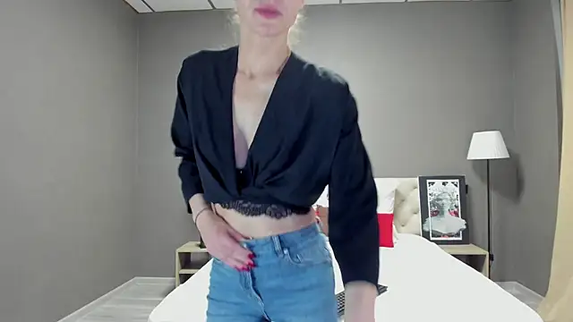 Snapshot of Katerina_Ray chatting on October 1, 8:41 am Katerina Ray online show from October 1, 8:41 am