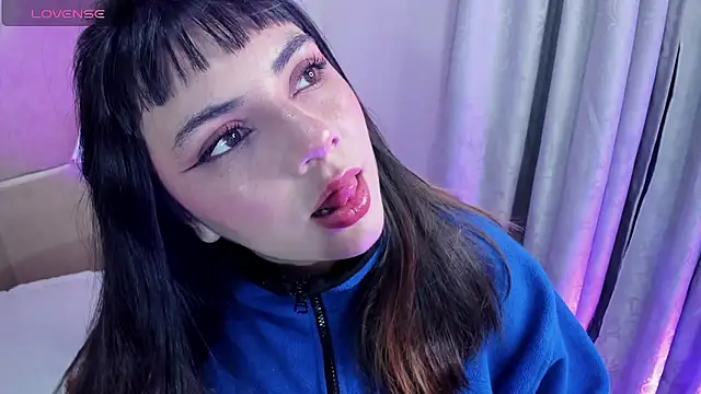 xhinata hyugax online show from January 9, 12:15 am