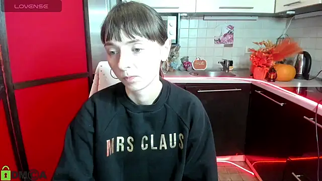 TayanaJons online show from December 1, 7:56 am