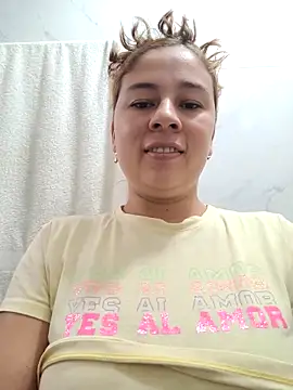 selena gomez2 online show from October 3, 3:17 pm