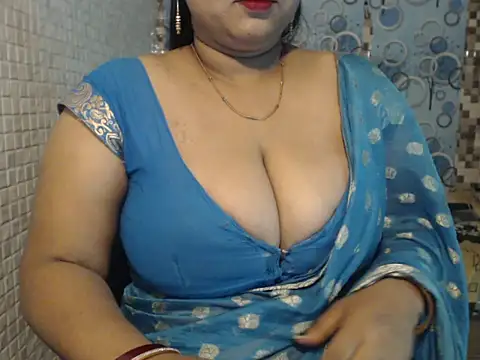 Snapshot of Oh_Maya chatting on October 7, 6:07 am Oh Maya online show from October 7, 6:07 am