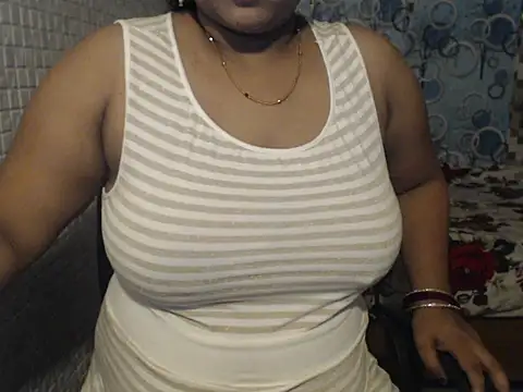 Snapshot of Oh_Maya chatting on September 17, 5:33 pm Oh Maya online show from September 17, 5:33 pm