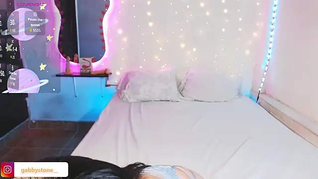 Gabby stone  online show from July 25, 11:45 pm