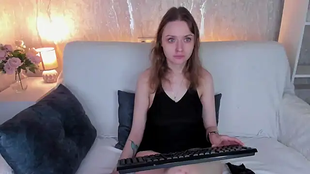 Linda Bryant online show from April 14, 12:54 am