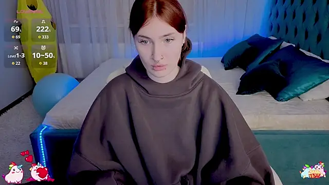  Chlo  e online show from October 23, 2:12 pm