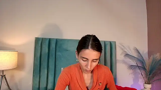 Nina Cavaali online show from November 6, 6:14 pm