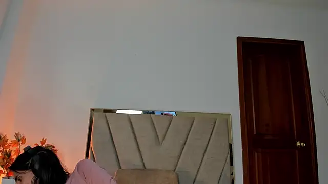 Nina Cavaali online show from September 11, 6:19 pm