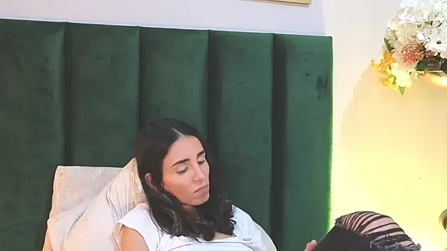 Nina Cavaali online show from October 29, 7:27 pm