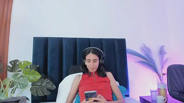 Nina Cavaali online show from September 12, 6:26 pm