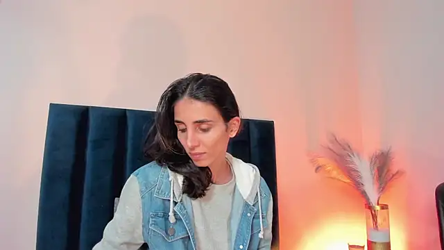 Nina Cavaali online show from October 21, 6:34 pm