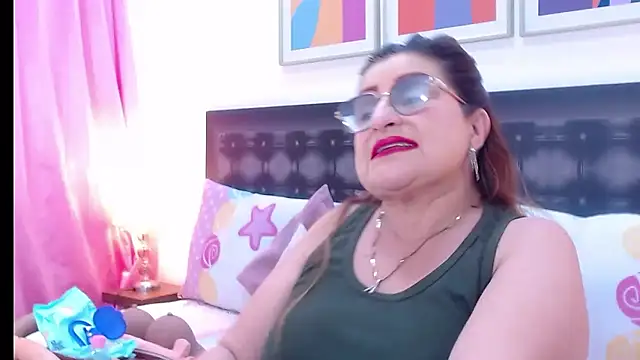 sandra 20 online show from December 22, 10:40 am