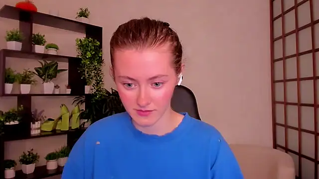 Snapshot of KateCuddle chatting on September 12, 2:56 am KateCuddle online show from September 12, 2:56 am