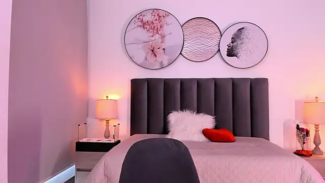 Snapshot of SaharaGarcia__ chatting on September 11, 9:37 pm SaharaGarcia online show from September 11, 9:37 pm