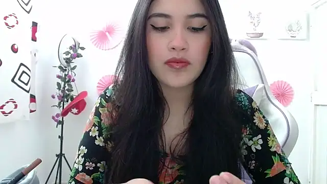 Snapshot of InocentHeaven1 chatting on October 23, 1:06 pm InocentHeaven1 online show from October 23, 1:06 pm