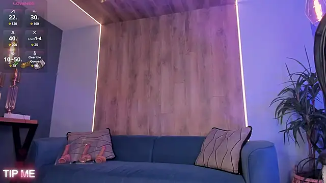 SophieBarnett online show from March 22, 11:55 pm