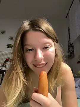 kimczii online show from April 2, 6:22 am