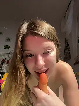 kimczii online show from February 26, 7:40 am