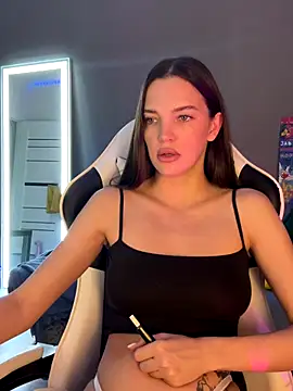 julia fly online show from November 10, 9:48 am