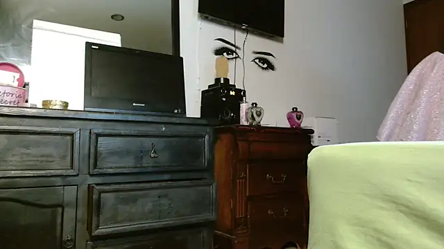 MINI Petite online show from November 10, 1:44 am