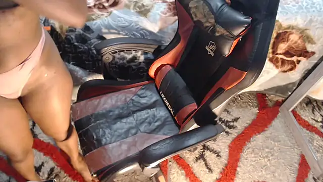 sexyjustin202 online show from April 5, 12:09 am