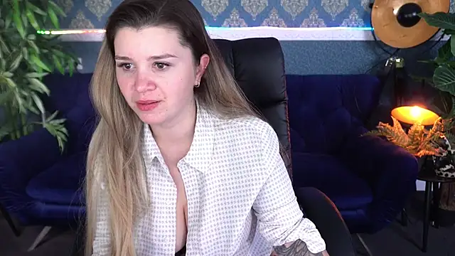 AmellyMilly online show from December 3, 8:00 pm