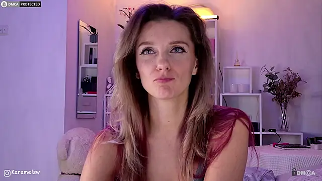 Snapshot of Karamelsw_ chatting on October 7, 11:09 pm Karamelsw online show from October 7, 11:09 pm