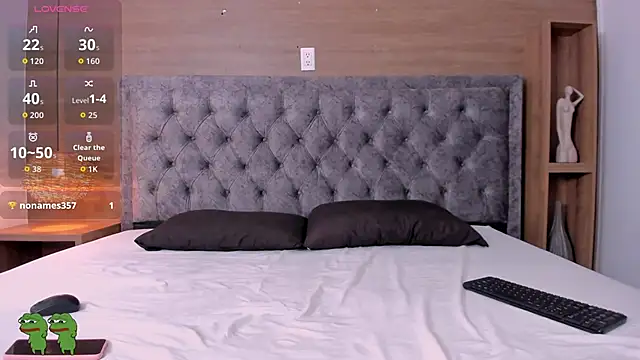 01victoria online show from April 13, 1:34 pm