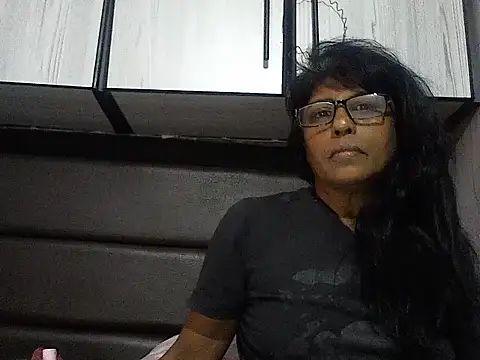 MsAttitude online show from November 8, 1:05 pm