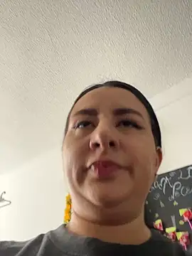 Snapshot of Abril_Luv chatting on October 10, 1:38 pm Abril Luv online show from October 10, 1:38 pm