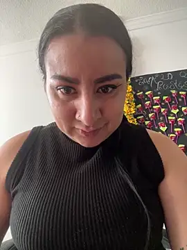 Snapshot of Abril_Luv chatting on October 1, 1:16 pm Abril Luv online show from October 1, 1:16 pm
