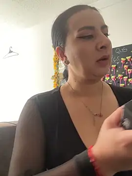 Snapshot of Abril_Luv chatting on October 6, 1:17 pm Abril Luv online show from October 6, 1:17 pm